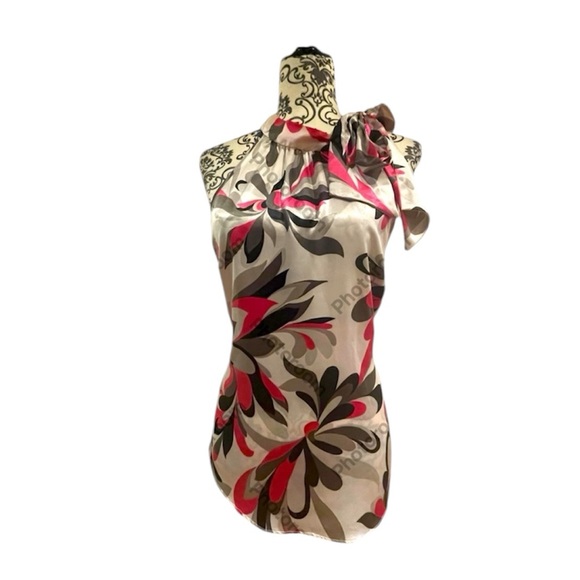 Silky halter top with sash around the neck area. - Picture 1 of 8